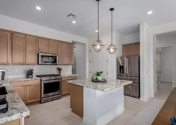 Luxe 4br Retreat With Pool, Hot Tub And Sunset Views Holiday home