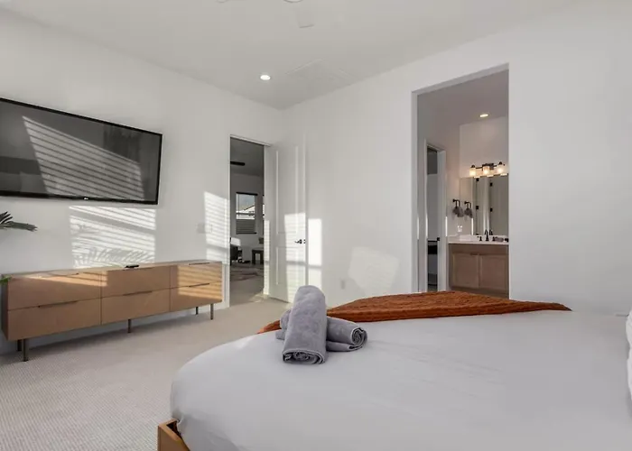 Luxe 4br Retreat With Pool, Hot Tub And Sunset Views Holiday home