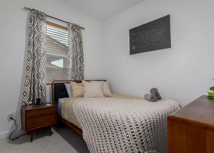 Holiday home Luxe 4br Retreat With Pool, Hot Tub And Sunset Views