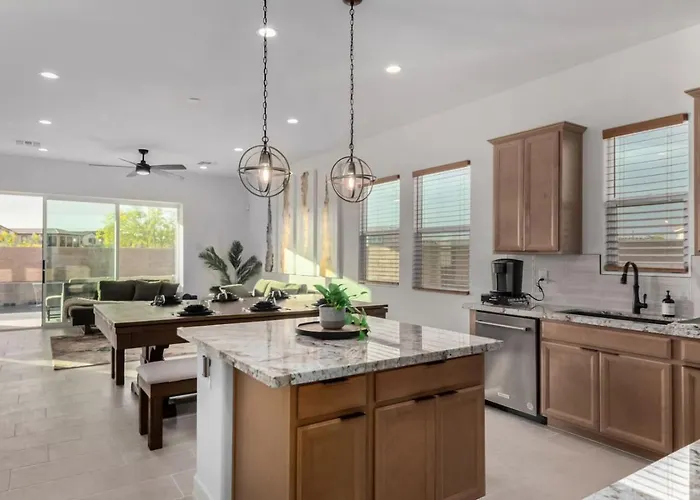 Luxe 4br Retreat With Pool, Hot Tub And Sunset Views * Liberty