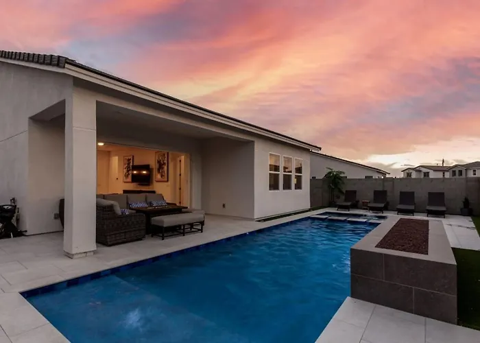 Luxe 4br Retreat With Pool, Hot Tub And Sunset Views